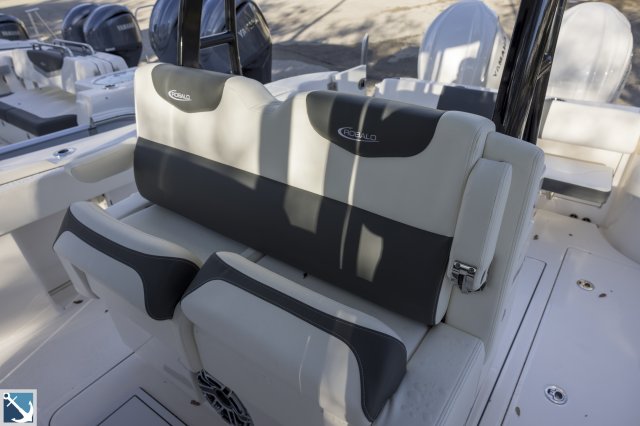 New 2024 Robalo R302  Boat for sale
